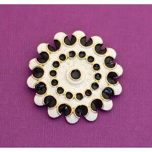 Vintage Art Nouveau Floral Gold Tone Brooch - Q15